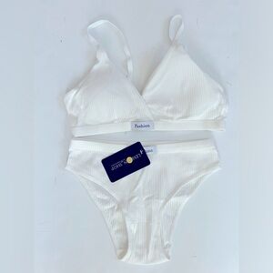NWT Lemon triangle bra with panties, size M, organic cotton